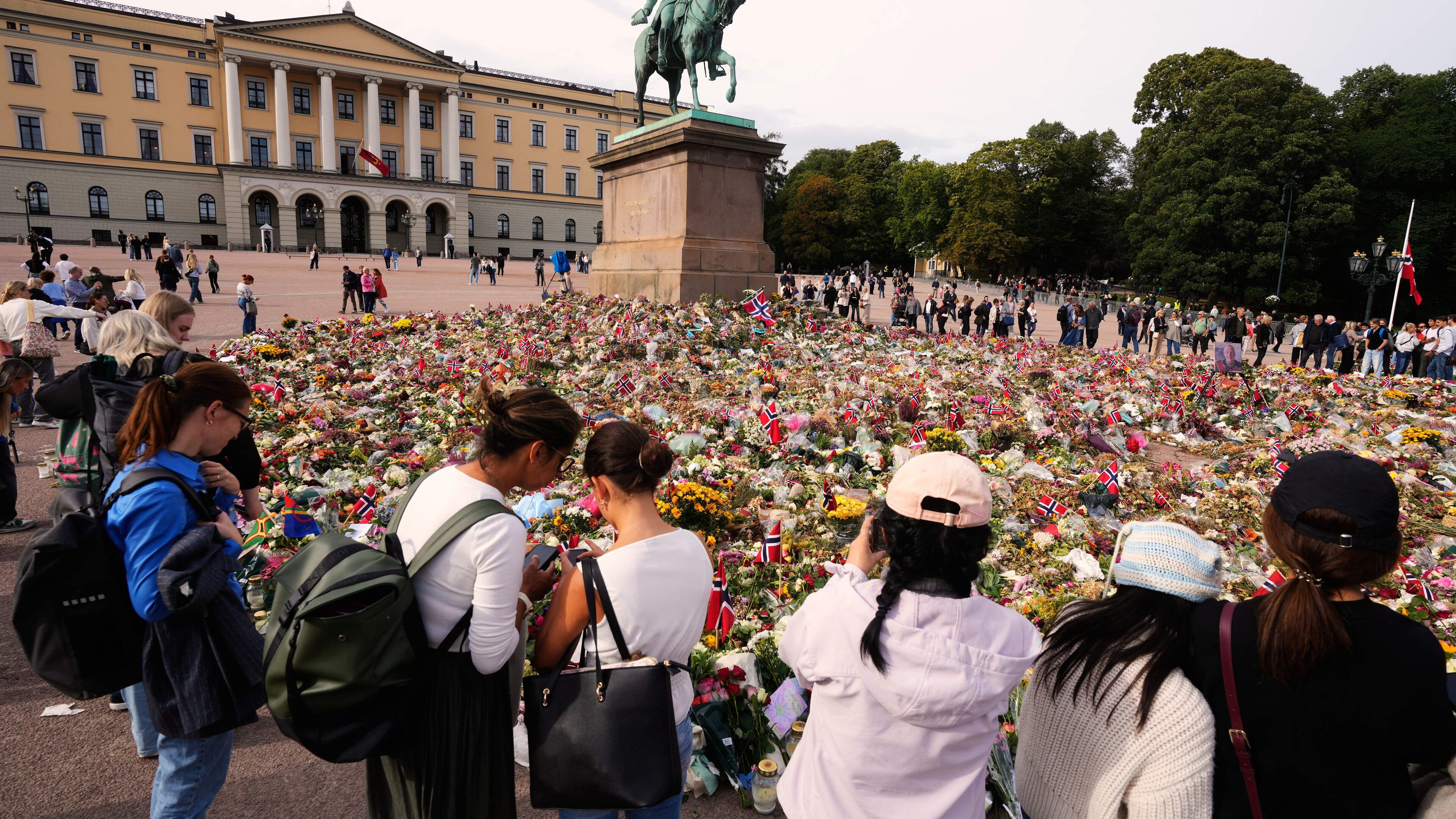 Norway's King Harald will be laid to rest today in a series of ceremonies